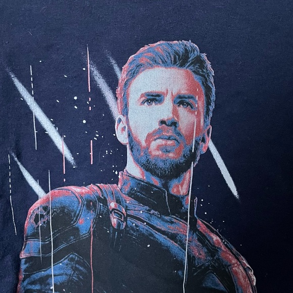Captain America ‘Infinity War’ Crewneck - Picture 3 of 9